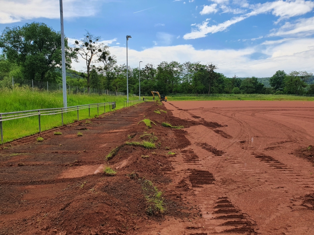 Bau Kunstrasenplatz 040621 7