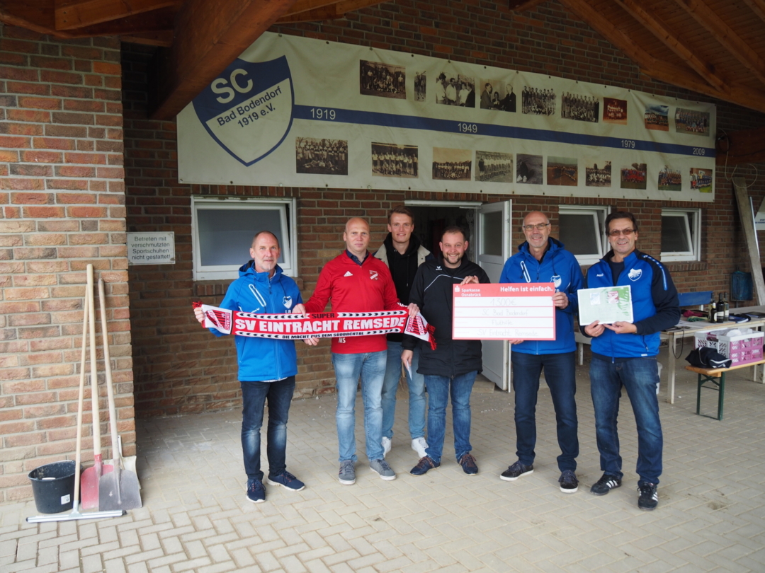 Spendenuebergabe Sv Remsede 231021 9