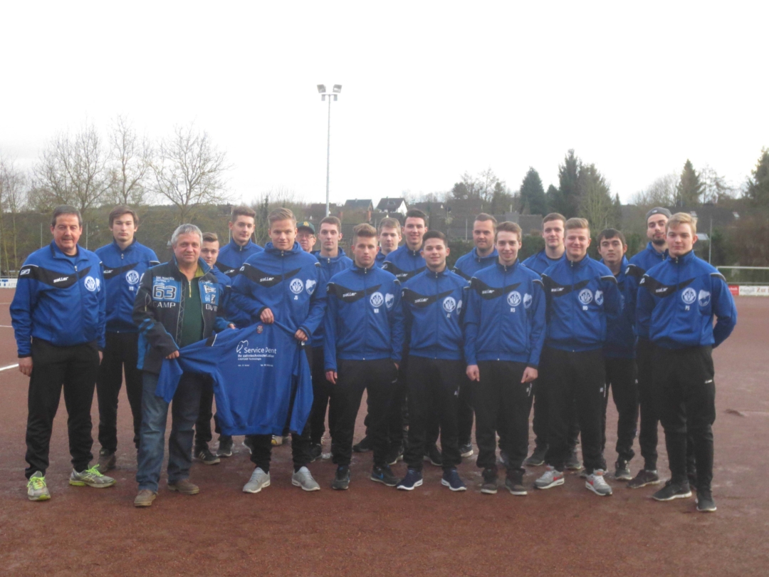 Übergabe Trainingsanzüge